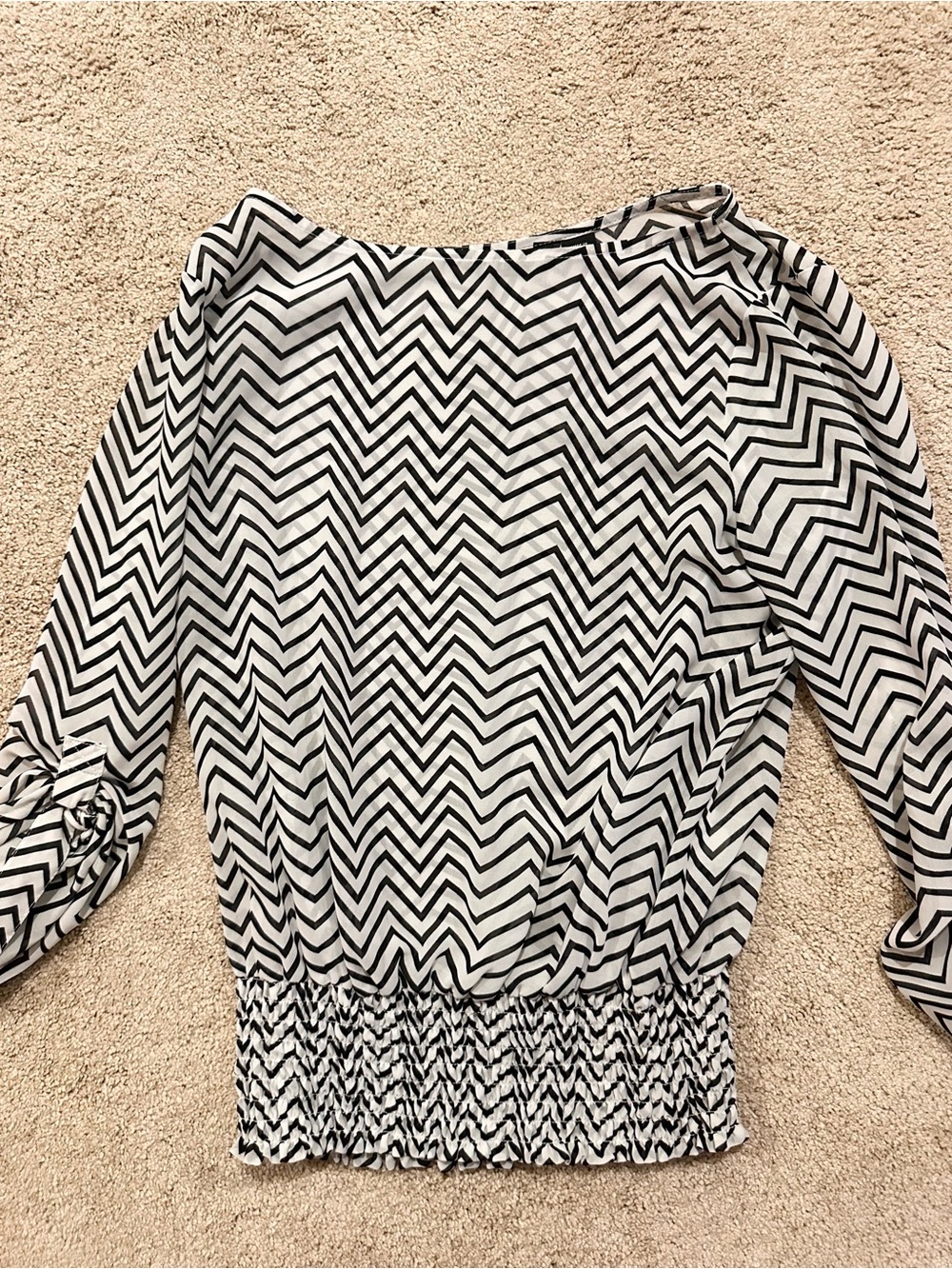 S Black & White Chevron Long‑Sleeve Women's Top